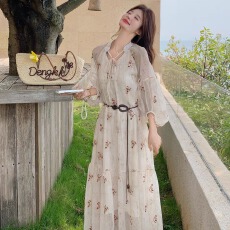 法式大方得体绝美不撞款海边度假晕染刺绣碎花连衣裙女夏2026新款