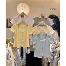 批发<b class='q'>韩版</b>甜美拼接假两件百搭显瘦小衫