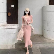 法式小飞袖薄款针织连衣裙女夏季新款褶皱收腰显瘦开叉长款裙子潮