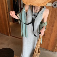 批发韩版黑色中长款背心<b class='q'>连衣裙</b>女2026年夏季显瘦无袖打底吊带裙一步裙