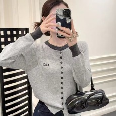 批发秋装穿搭<b class='q'>女士</b>毛衣针织开衫外搭针织衫女2025新款高级感配吊带外套