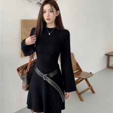 批发<b class='q'>秋</b>季韩系温柔喇叭长袖设计感连衣裙甜辣妹修身显瘦气质针织短裙子