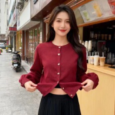 批发2025年秋冬新款洋气减龄<b class='q'>圆领</b>金属爱心纽扣长袖<b class='q'>针织</b><b class='q'>开衫</b>上衣