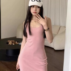 批发2026年夏季新款显瘦短款针织裙修身性感包臀成熟连衣裙女装<b class='q'>背心裙</b>