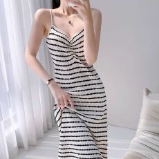 批发爆款<b class='q'>夏</b>季条纹针织吊带连衣裙女抽褶皱洋气长裙气质感打底A字长裙