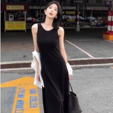 批发2026年<b class='q'>夏季</b>法式度假修身吊带背心连衣裙内搭外穿针织中长裙