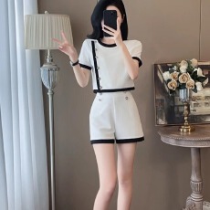 批发2026年夏季新款小香风时尚圆领拼色竖排扣针织短袖上衣