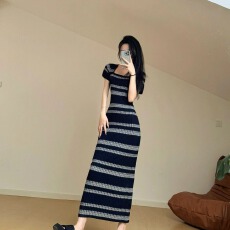 批发时尚小个子复古撞色<b class='q'>条纹</b>短袖连衣裙夏季设计感修身显瘦包臀<b class='q'>长裙</b>子