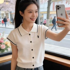 批发2026年夏季新款百搭洋气时尚减龄翻领马标拼色针织短袖<b class='q'>开衫</b>