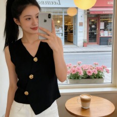 批发2026年夏季新款百搭洋气御姐风V领<b class='q'>不规则</b>斜向排扣金属扣装饰开衫