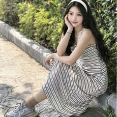 批发夏新款气质洋气沙滩裙海边度假<b class='q'>长裙</b>条纹无袖<b class='q'>背心</b>连衣裙女显瘦薄款