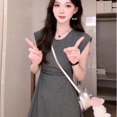 批发针织<b class='q'>连衣裙</b>女2026年夏季新款小个子收腰显瘦超好看独特漂亮裙子