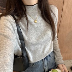 批发2026年秋季新款独特别致上衣白色打底衫女内搭毛衣高级感针织衫潮
