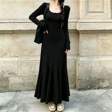 批发超仙收腰显瘦U型领针织连衣裙女秋冬长袖内搭打底长裙紧身鱼尾裙