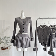 批发迟<b class='q'>伞</b><b class='q'>伞</b>25/fw 菲茨雨夜 格雷灰手工钩花针织上衣百褶半<b class='q'>裙</b>针织套装