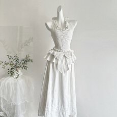 批发ANNATTO 仲夏夜 原创蝴蝶结挂脖荷叶边上衣蕾丝裙摆蓬感半<b class='q'>裙套装</b>