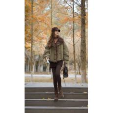 批发复古大翻领羊羔毛短外套女冬季2025新款设计感加厚保暖派克服上衣