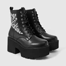 批发亚马逊跨境圆头高帮厚底侧拉链哥特式朋克风印花纯色跛跟系带女靴