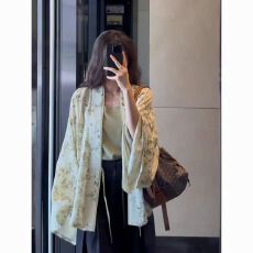 批发新中式套装2025新款<b class='q'>女装</b>秋季国风开衫吊带上衣裤裙三件套