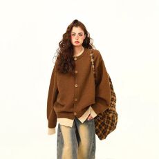 批发美拉德穿搭<b class='q'>假两件</b>棕色毛衣女秋冬慵懒高级感巨好看的长袖针织上衣