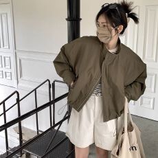 批发军绿色立领夹克秋季新款外套冲锋衣拉链短款高腰春秋外套