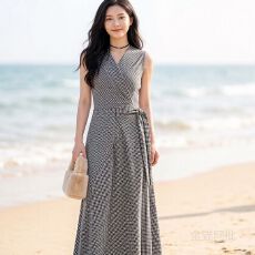 批发2026年夏季新款深V领条纹度假<b class='q'>连衣裙</b>tiktok热卖<b class='q'>露背</b>无袖挂脖长裙