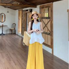 批发甜辣妹勾花镂空白色背心<b class='q'>衬衫</b>女夏季荷叶边娃娃衫法式裙摆无袖上衣