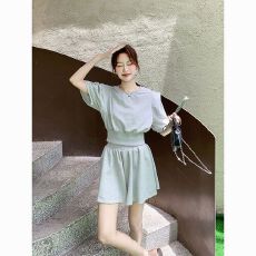 批发减龄设计感圆领泡泡袖收腰T恤短裤<b class='q'>时尚</b>套装女2026夏季新款两件套