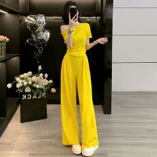 批发纯棉穿搭一整套女2026<b class='q'>夏</b>季黄色短袖露肩上衣高腰阔腿裤两件套