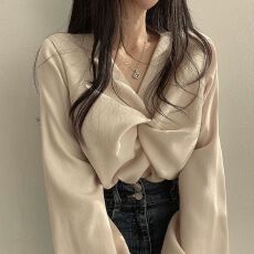 批发韩国chic秋季法式气质褶皱V领扭结设计宽松休闲纯色长袖<b class='q'>衬衫</b>上衣