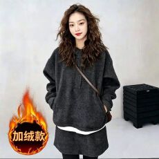 批发加绒仿羊绒420克 冬季加绒保暖套装女毛呢连帽卫衣半身裙两件套