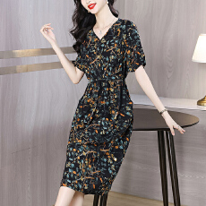 批发碎花重磅<b class='q'>真丝</b>桑蚕丝<b class='q'>连衣裙</b>2026夏季新款<b class='q'>女</b>大码高级感奢华中长<b class='q'>裙</b>