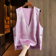 批发时尚减龄新中式国风马甲背心女坎肩洋气v领盘扣暗纹提花外穿上衣