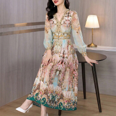 批发2026新款桑蚕丝印花<b class='q'>连衣裙</b><b class='q'>女</b>春装高端轻奢<b class='q'>真丝</b>品质收腰V领长裙子