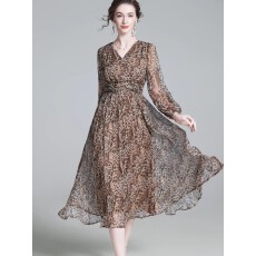 批发真丝<b class='q'>连衣裙</b>春季2026新款高端贵气豹纹V领收腰裙<b class='q'>桑蚕丝</b>名媛法式裙