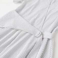 批发白底法式度假风<b class='q'>条纹</b>v领连衣<b class='q'>裙</b>女2026夏季新款高级感a字减龄长<b class='q'>裙</b>子