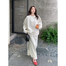 批发实拍一整套ootd穿搭拼接圆领卫衣半身裙2025超火春<b class='q'>秋</b>季两件套装女