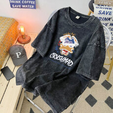 批发220克精梳纯棉洗水黑落肩宽松版型后包边短袖T恤印花款