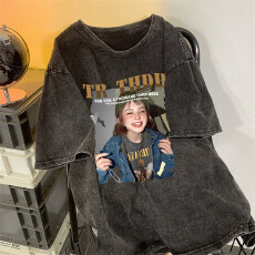 批发220克精梳纯棉洗水黑落肩宽松版型后包边短袖T恤印花款