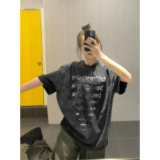 220克精梳纯棉洗水黑落肩宽松版型后包边短袖T恤印花款