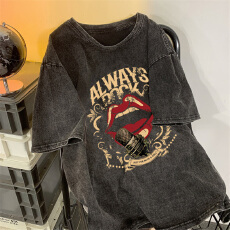 批发220克精梳纯棉洗水黑落肩宽松版型后包边短袖T恤印花款