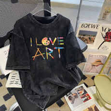 批发220克精梳纯棉洗水黑落肩宽松版型后包边短袖T恤印花款