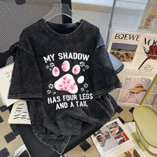 批发220克精梳纯棉洗水黑落肩宽松版型后包边短袖T恤印花款