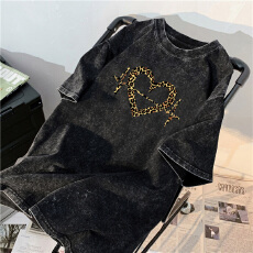 批发220克精梳纯棉洗水黑落肩宽松版型后包边短袖T恤印花款