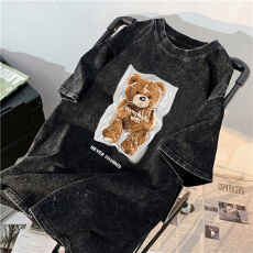 批发220克精梳纯棉洗水黑落肩宽松版型后包边短袖T恤印花款