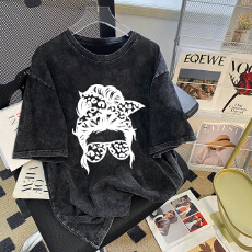 批发220克精梳纯棉洗水黑落肩宽松版型后包边短袖T恤印花款