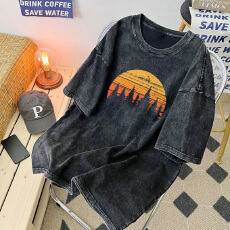 批发220克精梳纯棉洗水黑落肩宽松版型后包边短袖T恤印花款