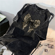 批发220克精梳纯棉洗水黑落肩宽松版型后包边短袖T恤印花款