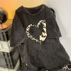 批发220克精梳纯棉洗水黑落肩宽松版型后包边<b class='q'>短袖</b>T恤印花款