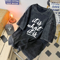 批发220克精梳纯棉洗水黑落肩宽松版型后包边短袖T恤<b class='q'>印花</b>款